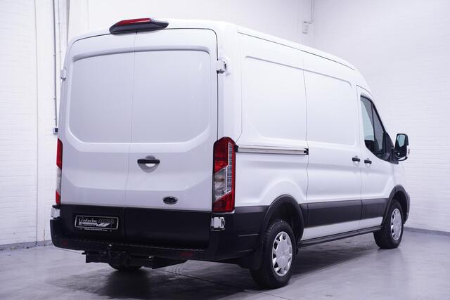 Ford TRANSIT 2.0 TDCI 130 pk L2H2 Trend Navi, Trekhaak Cruise Control, PDC V+A, Apple Carplay, NAP, NL Auto, 3-Zits