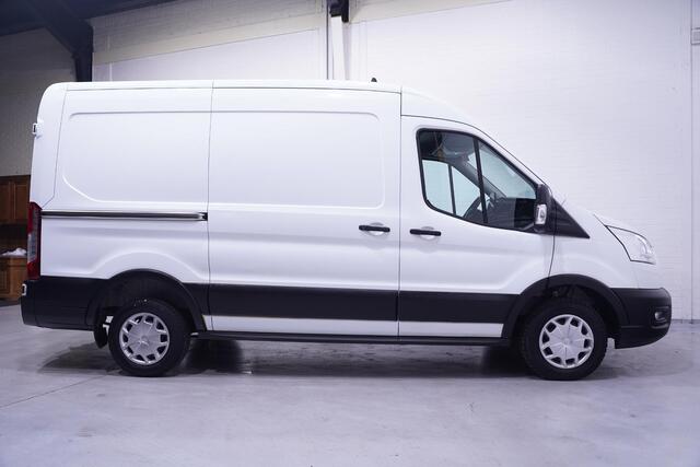Ford TRANSIT 2.0 TDCI 130 pk L2H2 Trend Navi, Trekhaak Cruise Control, PDC V+A, Apple Carplay, NAP, NL Auto, 3-Zits