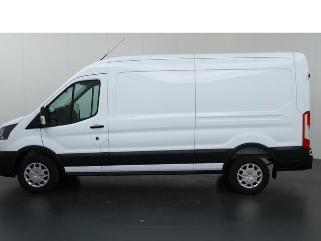 Ford TRANSIT 350 2.0 TDCI L3 H2 Trend | Aut. | RWD | 3500KG AHW | Achteruitrijcamera | Airco | Cruise Controle | Parkeersensoren | Stoelverwarming | Standkachel | All-season |