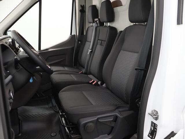 Ford TRANSIT 350 2.0 TDCI L3 H2 Trend | Aut. | RWD | 3500KG AHW | Achteruitrijcamera | Airco | Cruise Controle | Parkeersensoren | Stoelverwarming | Standkachel | All-season |