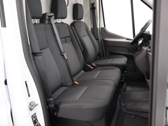 Ford TRANSIT 350 2.0 TDCI L3 H2 Trend | Aut. | RWD | 3500KG AHW | Achteruitrijcamera | Airco | Cruise Controle | Parkeersensoren | Stoelverwarming | Standkachel | All-season |