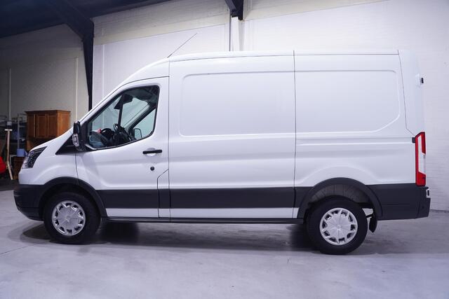 Ford TRANSIT 2.0 TDCI 130 pk Automaat L2H2 Trend Navi, Camera NAP, Laadruimte Pakket, PDC V+A, 3-Zits
