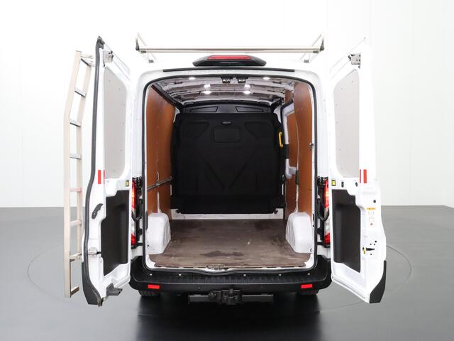 Ford TRANSIT 2.0TDCI 130Pk Automaat L2H2 Imperiaal | Trekhaak | Navigatie | Camera | 3-Persoons | Airco | Cruise