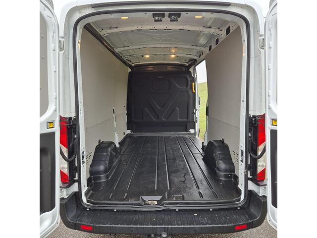 Ford TRANSIT 350 2.0 TDCI L3H2 Trend Garantie tot 2027 - Trekhkaak - PDC voor en achter