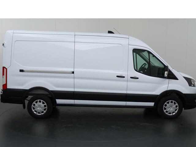 Ford TRANSIT 350 2.0 TDCI L3 H2 Trend | RWD | 3500 KG AHW | | Achteruitrijcamera | Airco | Cruise Controle | Parkeersensoren | Stoelverwarming | Standkachel | All-season |