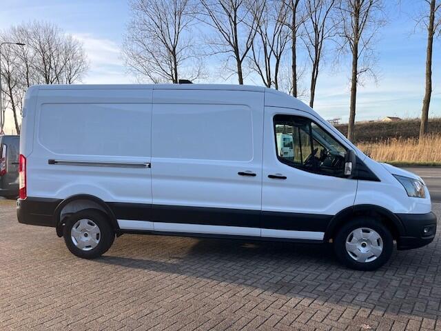 Ford TRANSIT 350 2.0 TDCI L3H2 Trend 130PK FWD CAMERA I TREKHAAK I LED LAADRUIMTE I RESERVEWIEL I ALL WHEATHER BANDEN