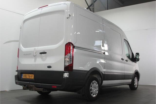 Ford TRANSIT 290 2.0 TDCI L2H2 Trend - 3 pers. - Airco / Trekhaak / Cruise