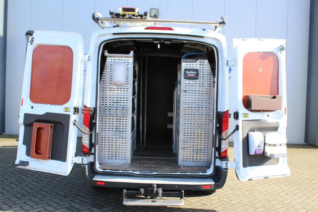 Ford TRANSIT 290 2.0-105pk TDCI L2H2 Ambiente. Totaal 6 stuks, rest wordt nog gepubliceerd. Compleet ingerichte Ford Transit ! Slechts 75.000km ! Camera, pdc v+a, airco, ladder achterd., opstaptrede met trekhaak, imperiaal met ladder, omvormer naar 220V etc etc.