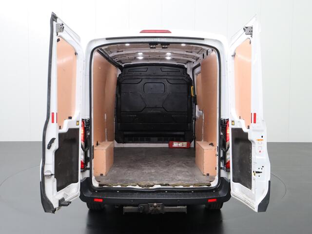 Ford TRANSIT 2.0TDCI 170PK L3H2 | Navigatie | Airco | Trekhaak | 3-Persoons