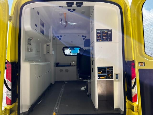 Ford TRANSIT Ambulance Turbo Diesel Ambulance - Overhauled Engine at 98.000 kilometres