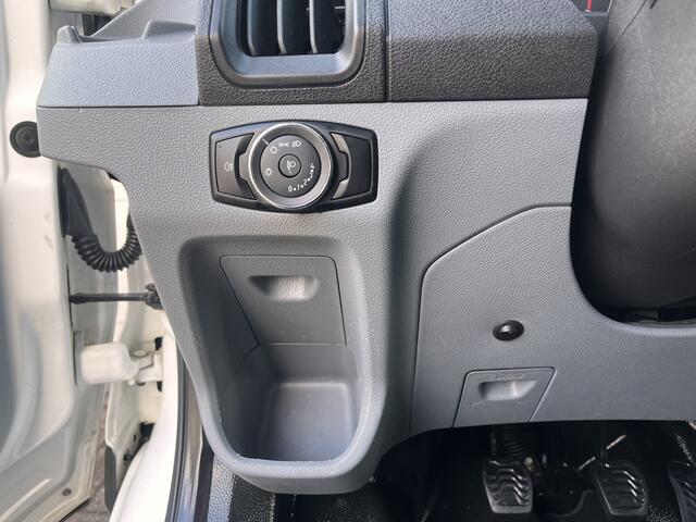 Ford TRANSIT 310 2.2 TDCI DC Openlaadbak Pick-up Airco Trekhaak 2150kg trekgewicht Bluetooth telefoon voorbereiding 7-Persoons Euro 5 open laadbak P-up Bakwagen Bpm vrij voor particulier gebruik!!