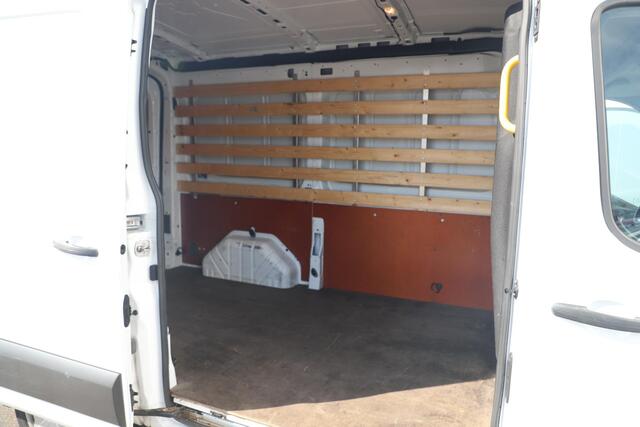 Ford TRANSIT 290 2.0 TDCI L2H2 Trend 3 Persoosn Trekhaak Airco Cruise Radio Bluetooth Lane Assist