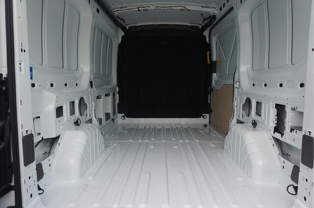 Ford TRANSIT 350M 130PK L2H2 BPM VRIJ!! Airco, Navi, Camera, Trekhaak!! NR. B02*
