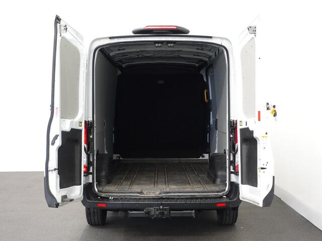 Ford TRANSIT 330 2.0 TDCI L3H2 Trend Navigatie Camera Carplay Trekhaak Cruise control Airco