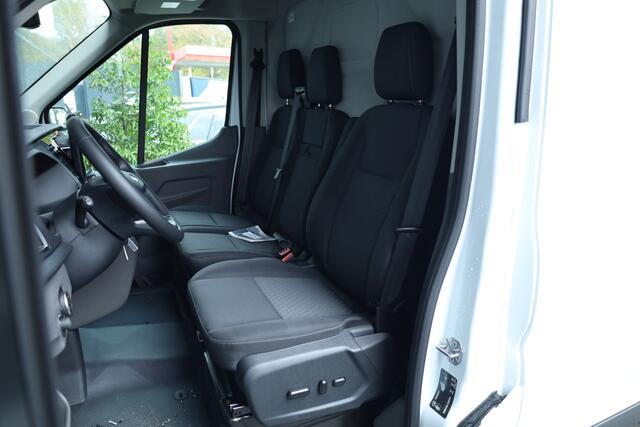 Ford TRANSIT 350 2.0 TDCI L3H2 Trend | Airco | Navi | Cruise | Apple Carplay | Trekhaak | 2.800kg trekgewicht