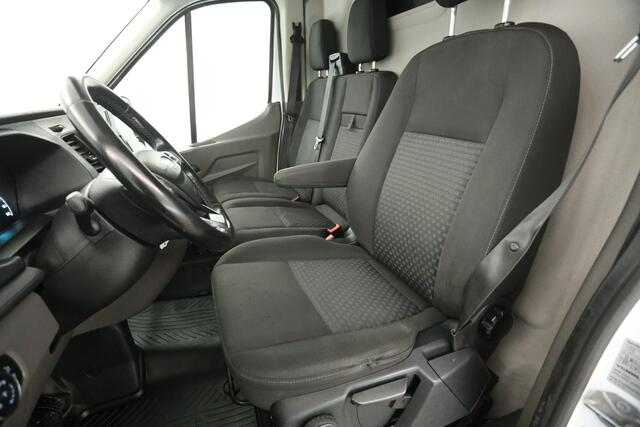 Ford TRANSIT 2.0 TDCI L2H2 Automaat Airco Cruise PDC 3 Persoons LED Elektrpakket Trekhaak