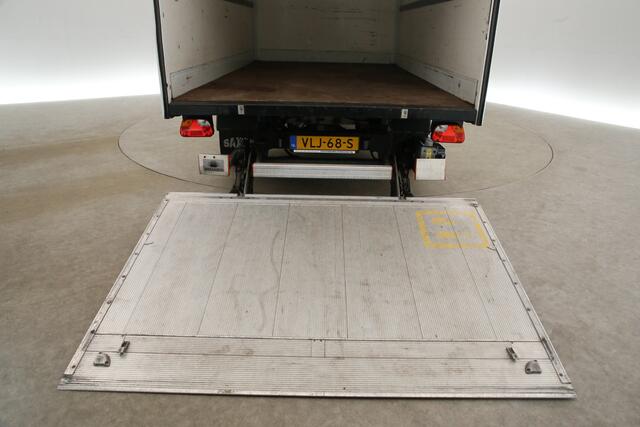 Ford TRANSIT 350 2.0 TDCI Dubbellucht Bakwagen Laadklep Laadbak Airco 3 Persoons Elektrpakket