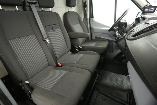 Ford TRANSIT 330 2.0 TDCI L2H2 Trend 170PK Airco Camera Cruise PDC 3 Persoons Imperiaal Trekhaak