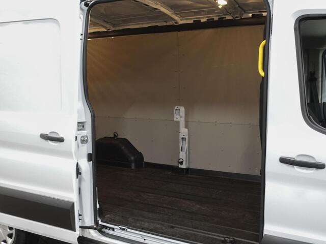Ford TRANSIT 330 2.0 TDCI Automaat L3H2 Trend Airco Navi Trekhaak Cruise Control Camera