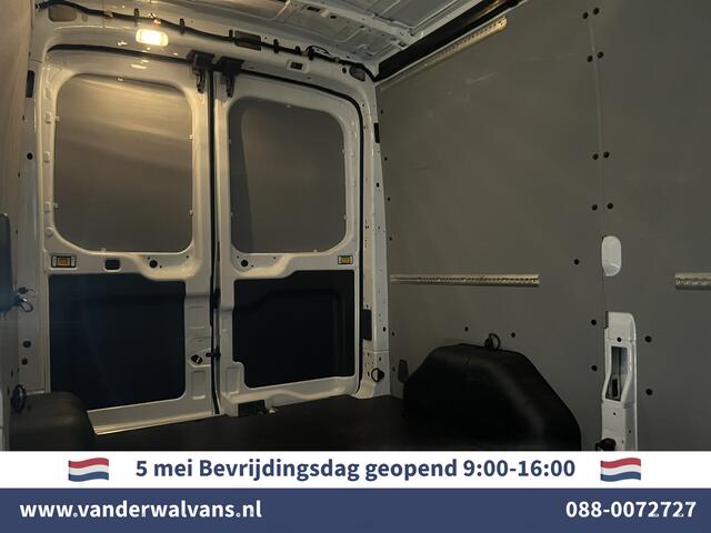 Ford TRANSIT 2.0 TDCI 131pk L2H2 Euro6 Airco | LED | Cruisecontrol | Verwarmde voorruit Parkeersensoren, Bijrijdersbank