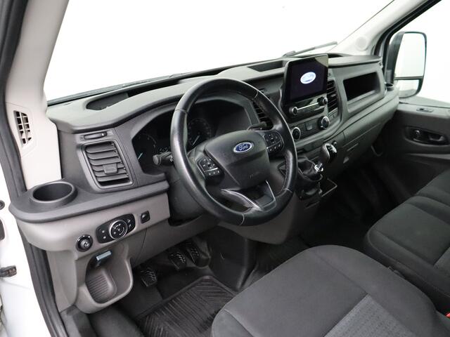 Ford TRANSIT 2.0TDCI 130PK L3H2 Werkplaats | Oprijplaat | Navigatie | 3-Persoons | Multimedia | Airco