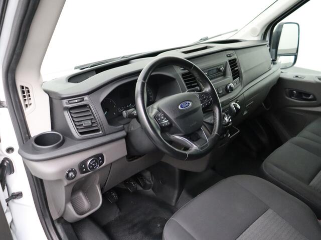 Ford TRANSIT 2.0TDCi 185PK L3H2 | Kastinrichting | Trekhaak | Airco | Cruise | 3-Persoons