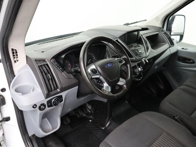 Ford TRANSIT 2.0TDCI L2H2 Imperiaal | Trekhaak | Navigatie | Camera | 3-Persoons | Airco | Cruise