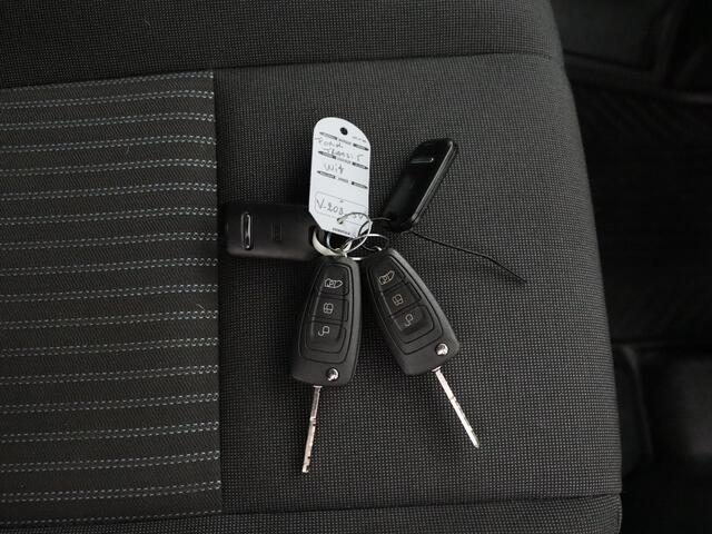 Ford TRANSIT 2.0TDCI L2H2 Imperiaal | Trekhaak | Navigatie | Camera | 3-Persoons | Airco | Cruise