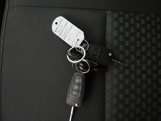 Ford TRANSIT 2.0TDCI 130PK L2H2 | Imperiaal | Trekhaak | Gate locks | Navigatie | Camera | Airco | Cruise | 3-Persoons