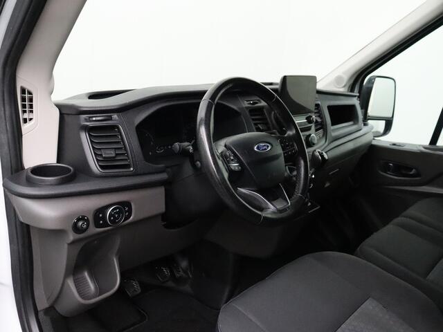 Ford TRANSIT 2.0TDCI 130PK L2H2 Imperiaal | Trekhaak | Gate Locks | Navigatie | Camera | Airco | Cruise | 3-Persoons