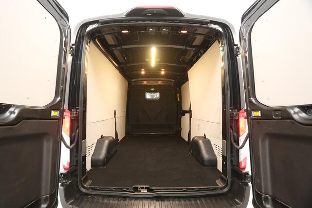 Ford TRANSIT 2.0 Ecoblue L2H2 Airco Camera Carplay Cruise LED 3 Persoons Trekhaak PDC
