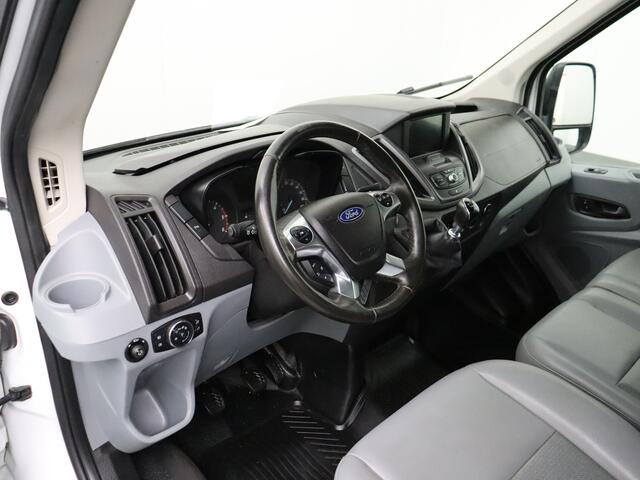 Ford TRANSIT 2.0TDCi 130PK L3H2 Dubbele Cabine 7-Persoons | Navigatie | Camera | Trekhaak | Airco | Cruise