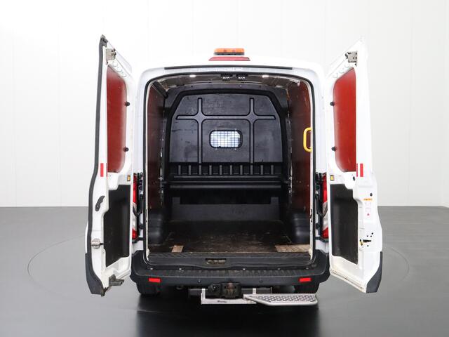 Ford TRANSIT 2.0TDCi 130PK L3H2 Dubbele Cabine 7-Persoons | Navigatie | Camera | Trekhaak | Airco | Cruise