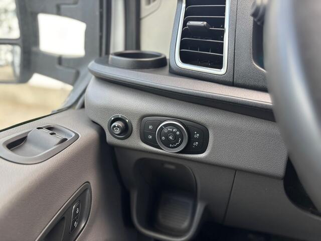 Ford TRANSIT 350 2.0 TDCI L3H1 DC Trend RWD 7PERSOONS I OPEN LAADBAK |Dubbele Cabine I Airco I Cruise I Trekhaak | Apple Carplay/Android Auto |