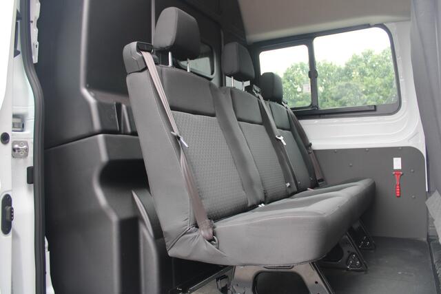 Ford TRANSIT 350 2.0 TDCI 165pk L3H2 Dubbel Cabine Trend 6 zits - Carplay - Trekhaak - Camera - 2800kg Trekgewicht - Rijklaar