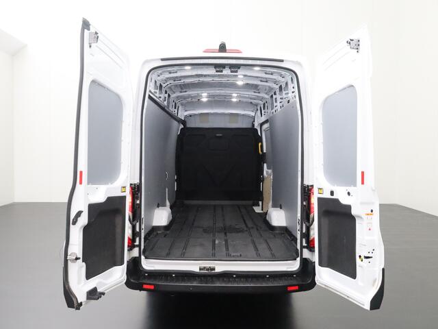 Ford TRANSIT 2.0TDCI L4H3 Jumbo RWD | Navigatie | Camera | Airco | Cruise | 3-Persoons