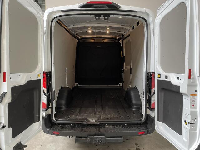 Ford TRANSIT 130pk Automaat L2H2 Navi Camera Trekhaak Cruise control ACC Airco