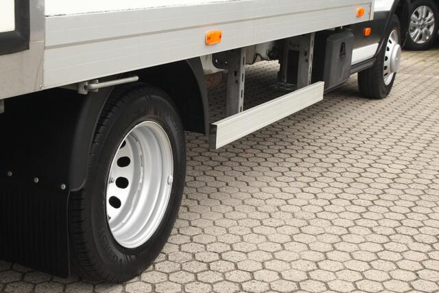 Ford TRANSIT 350 2.0TDCI 170pk L4H1 RWD Bakwagen | DHollandia Laadklep 750kg | Camera | Cruise | Lease 466,- p/m