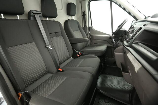 Ford TRANSIT 350 2.0 TDCI L3H3 | Airco | Cruise | 3-Zits | Trekh. | Parkeersens. | 2xSchuifdeur | Imperiaal