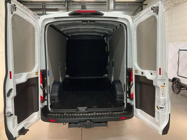 Ford TRANSIT 350 2.0 TDCI L3H2 Trend 130pk | Safety en Comfort pack | Trekhaak | SYNC 4 Navigatie