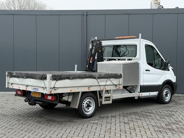 Ford TRANSIT 2.0 TDCI EURO 6 / PICK UP / HIAB KRAAN T-CLX 013 / 2.7 TONS TREKHAAK / 34.988 KM! / 1e EIG. / 3-ZITS / AIRCO / ZEER NETJES