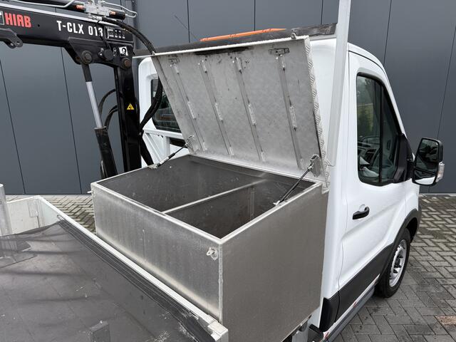 Ford TRANSIT 2.0 TDCI EURO 6 / PICK UP / HIAB KRAAN T-CLX 013 / 2.7 TONS TREKHAAK / 34.988 KM! / 1e EIG. / 3-ZITS / AIRCO / ZEER NETJES