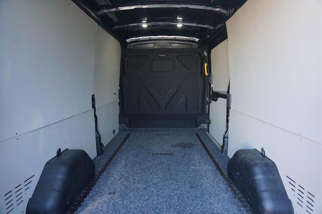 Ford TRANSIT 350L L3H2 Trail Edition AUT 130PK BPM VRIJ!! 12" Sync4 Navi, Camera, Trekhaak, 17" LM!! NR. K01*