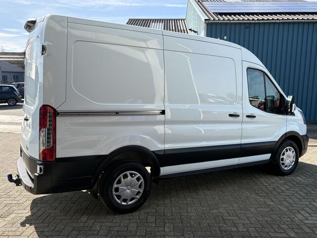 Ford TRANSIT 350 2.0 170Pk TDCI L2H2 Trend / Cruise / Airco / Navi / Trekhaak / Apk t/m 06-02-2027