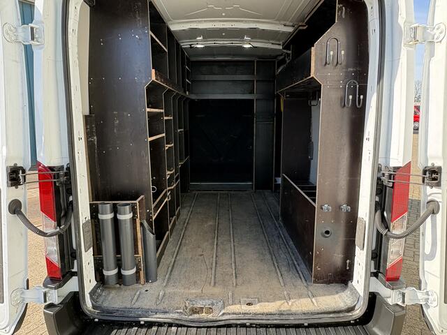 Ford TRANSIT 350 2.0 170Pk TDCI L2H2 Trend / Cruise / Airco / Navi / Trekhaak / Apk t/m 06-02-2027