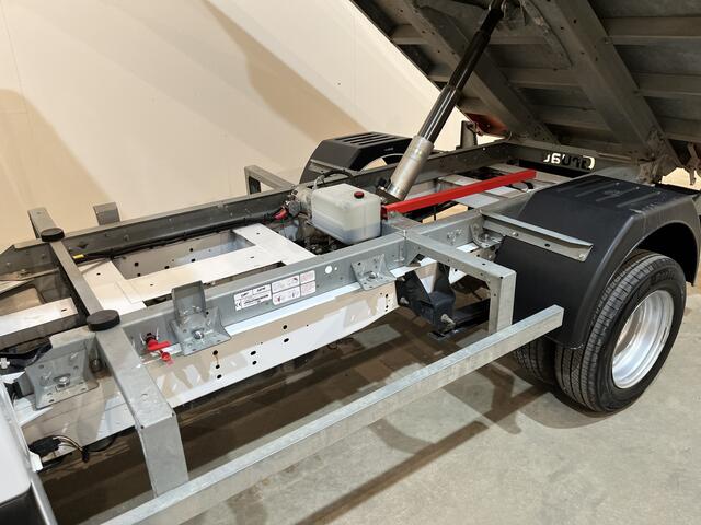 Ford TRANSIT 2.0 TDCI L2 Trend 170 PK DL Dubbel Lucht RWD Kipper / Tipper / Open Laadbak / Euro 6 / Airco / Trekhaak / Camera / 3-Zits / 22.100 KM !!