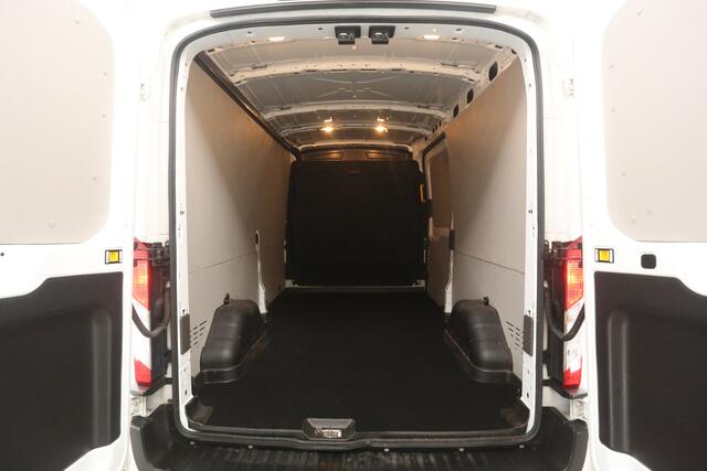 Ford TRANSIT 2.0 TDCI L3H2 | Airco | Cruise | 3 Zits | Parkeersens.