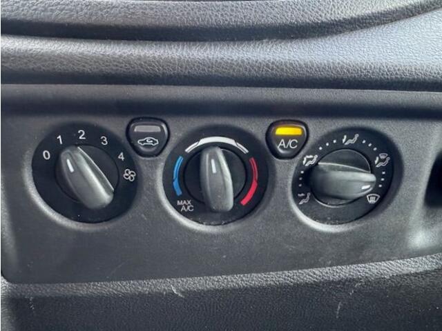 Ford TRANSIT 330 2.0 TDCI 170pk Euro 6 L2 H2 Trend Airco,Navigatie,Camera,3 Zits