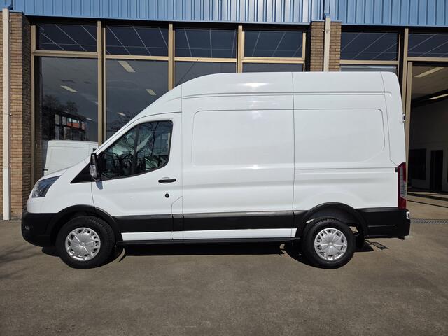 Ford TRANSIT 2.0 TDCI 130Pk L2/H3 Trend AUTOMAAT Airco Trekhaak Cruisecontrol Stoelverwarming Parkeersensors