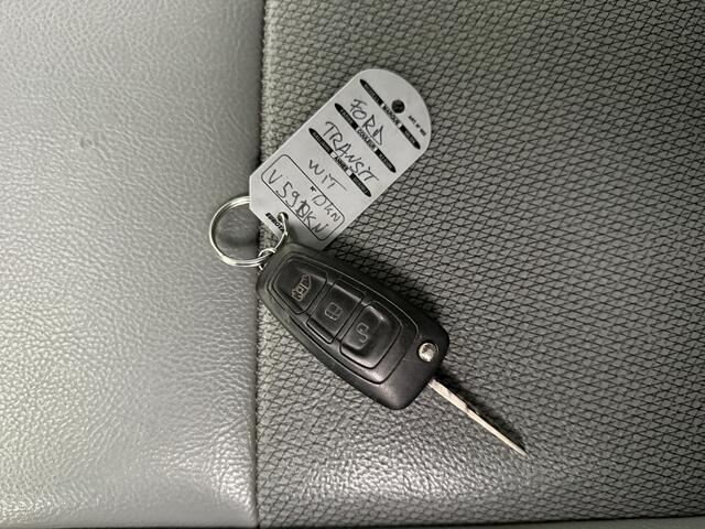 Ford TRANSIT 2.0TDCI 130PK L3H2 Dubbele Cabine | 6-Persoons | Airco | Cruise | Trekhaak 2800Kg